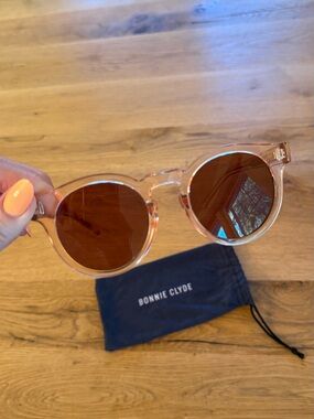Bonnie Clyde Women's Round Transparent Pink Sunglasses